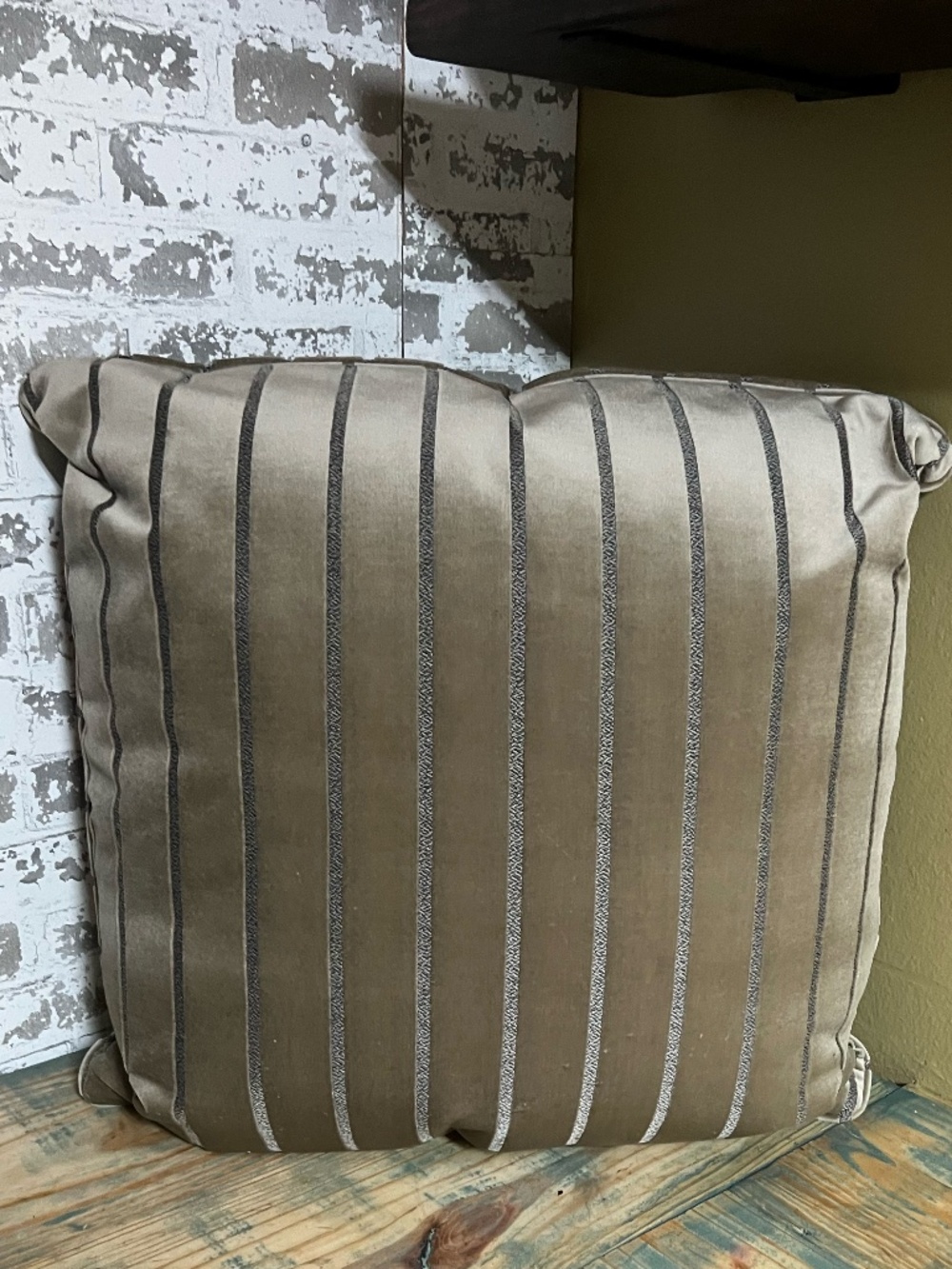 Pair Drexel Heritage stripe accent pillow horizontal taupe stripe design